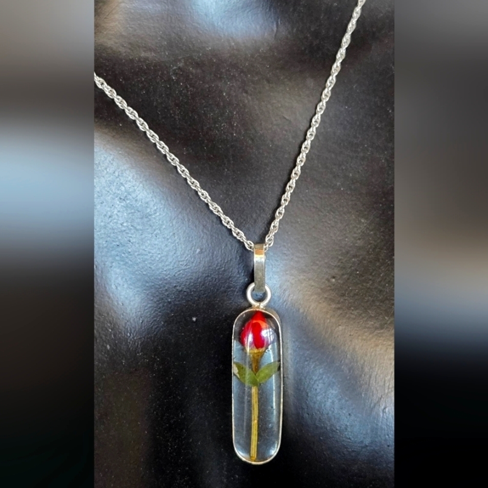 Elegant 925 Silver Necklace with Red Rose Pendant - Picture 1 of 8